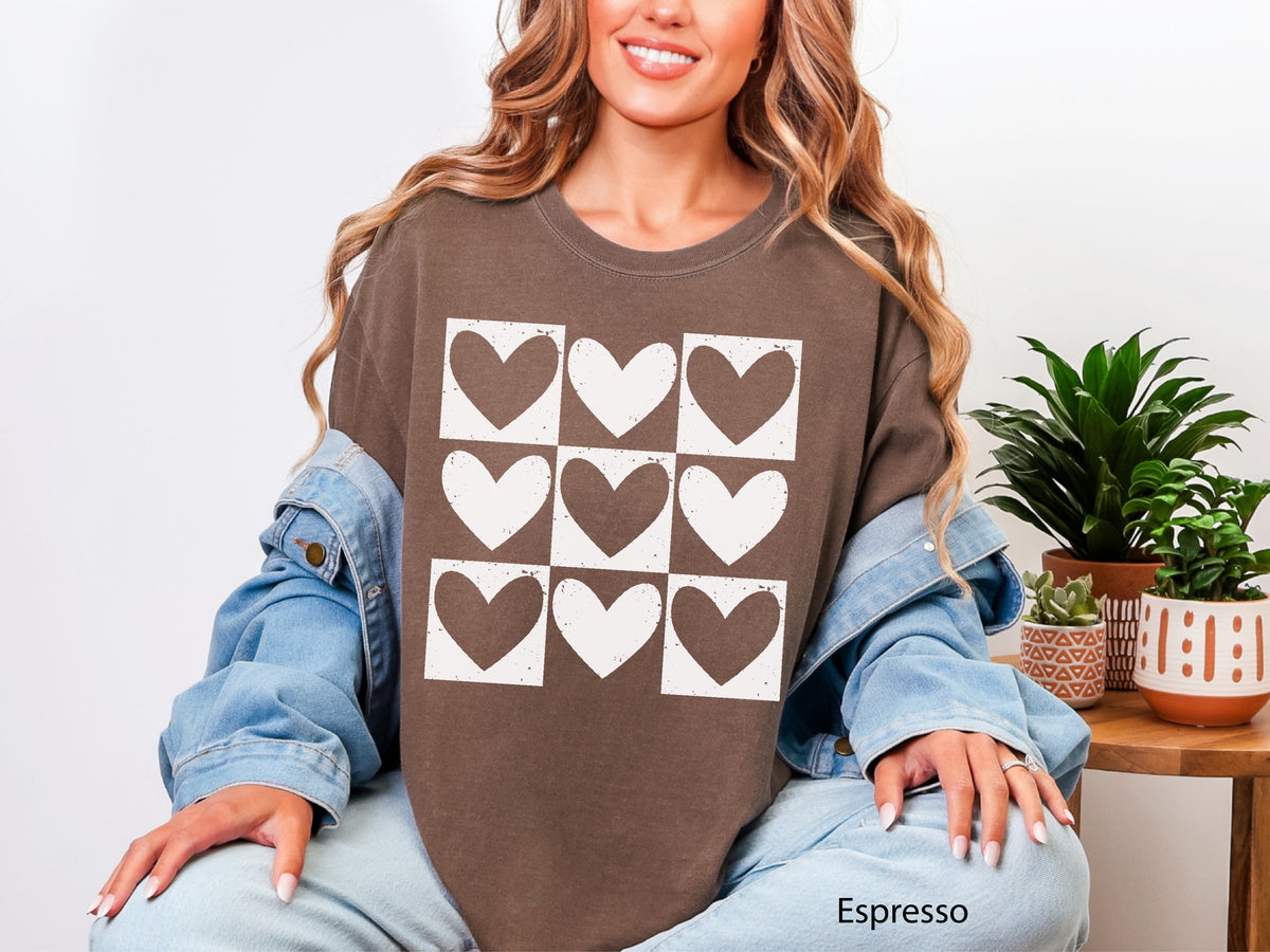 Checkered Heart Vintage Valentine Graphic T-Shirt
