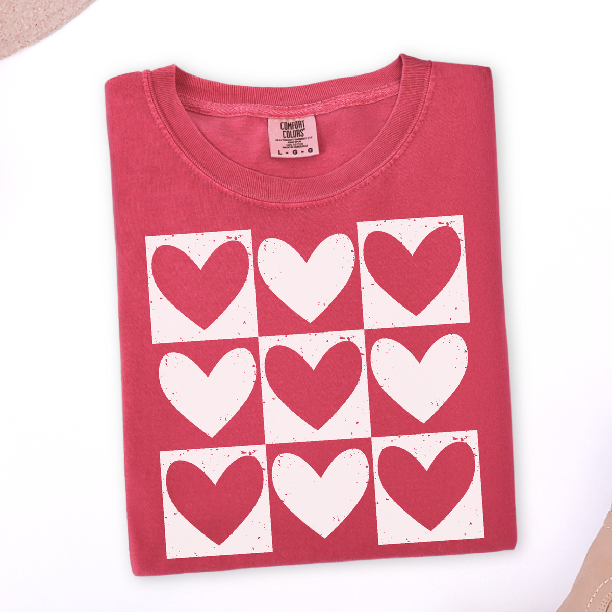 Checkered grid pattern heart Valentine graphic t shirt in crimson red